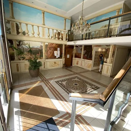 1 Bed Center Conference Center - 2005 * Κάννες